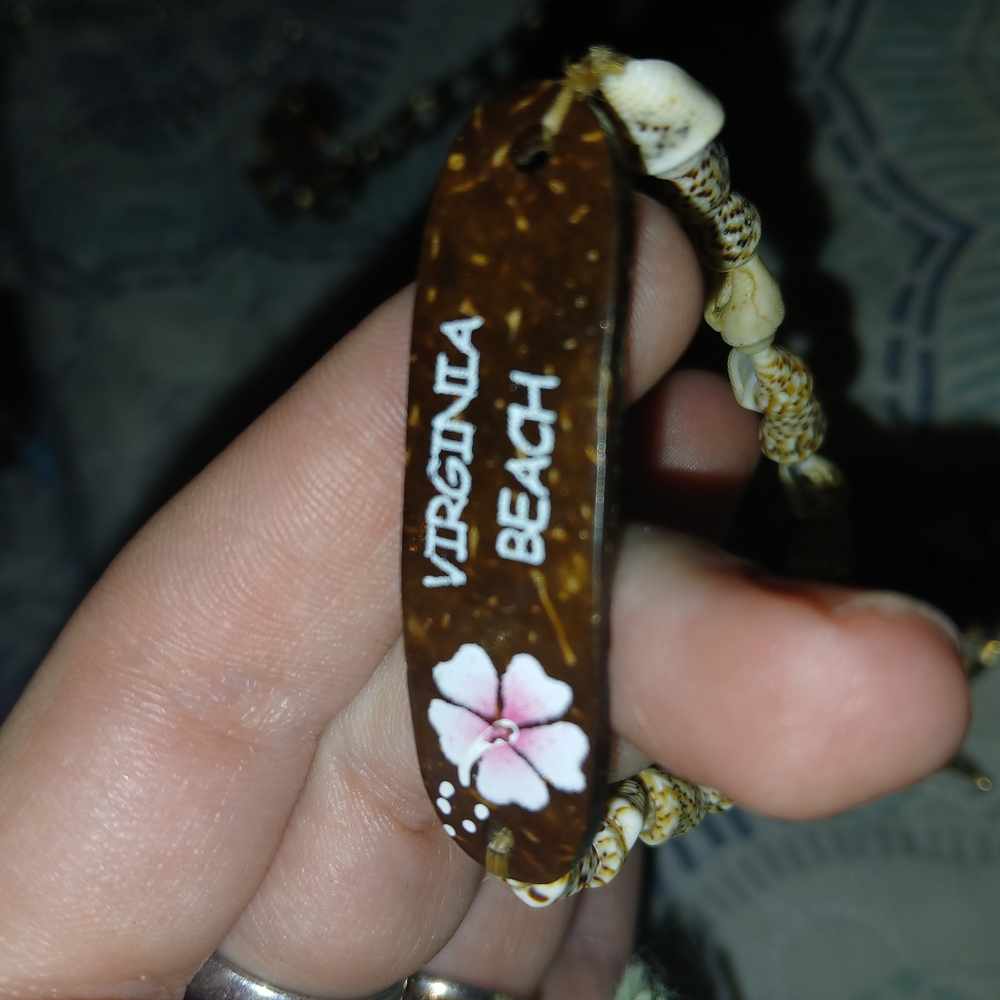 Hawaiian Shell Bracelet with Pink Flower